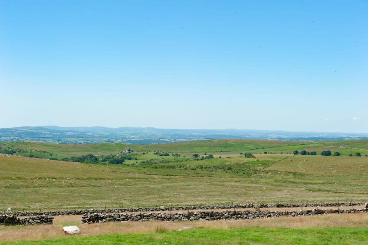 فيلا Dartmoor Barn On North Hessary Tor يلفيرتون المظهر الخارجي الصورة